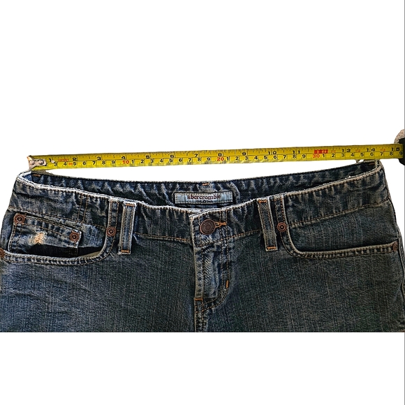 🩳 Abercrombie Distressed Short Shorts Size 16 ✨Juniors✨ - Picture 3 of 6
